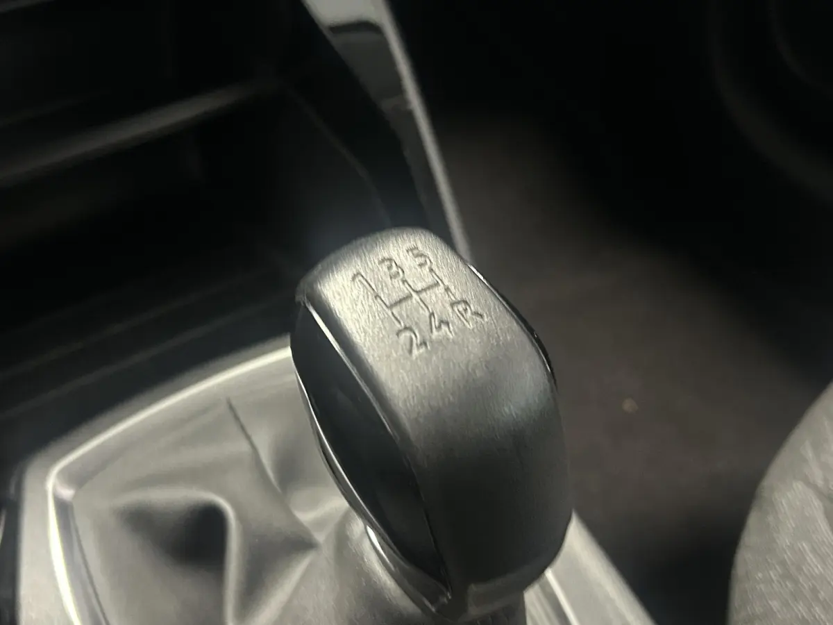 1.2 PureTech 75 Style | Navigatie | Parkeerhulp | Apple Carplay/Android Auto