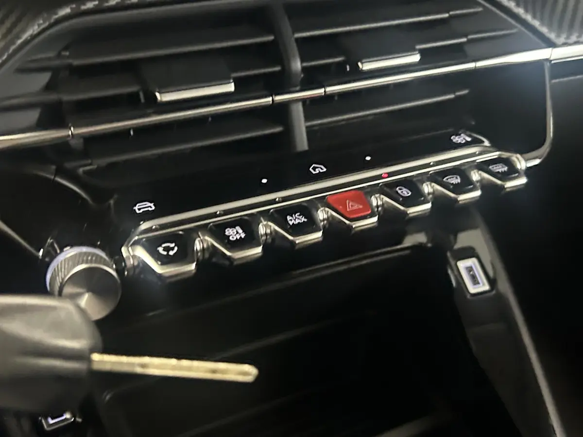 1.2 PureTech 75 Style | Navigatie | Parkeerhulp | Apple Carplay/Android Auto