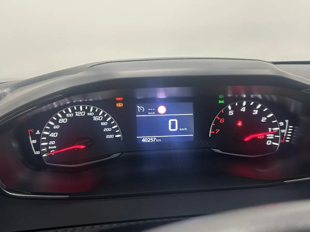 1.2 PureTech 75 Style | Navigatie | Parkeerhulp | Apple Carplay/Android Auto