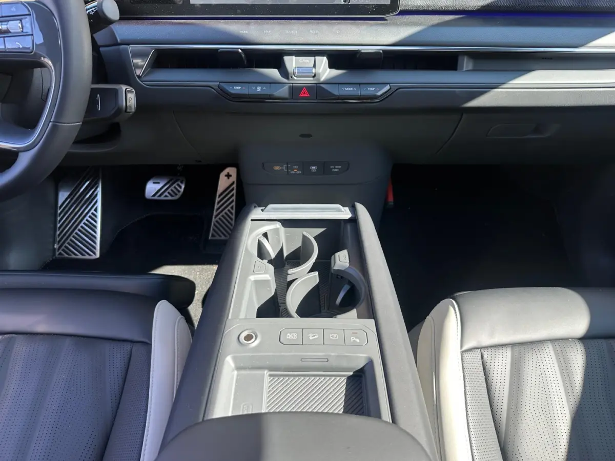 GT-line AWD 99,8 kwh 7 zits | 385 PK | Geventileerde/verwarmde stoelen | Wireless Carplay & Android auto | 2.500 kg trekgewicht | Meridian | Fabrieksgarantie t/m 19-6-2033 +3x 1 jaar*  | NAP