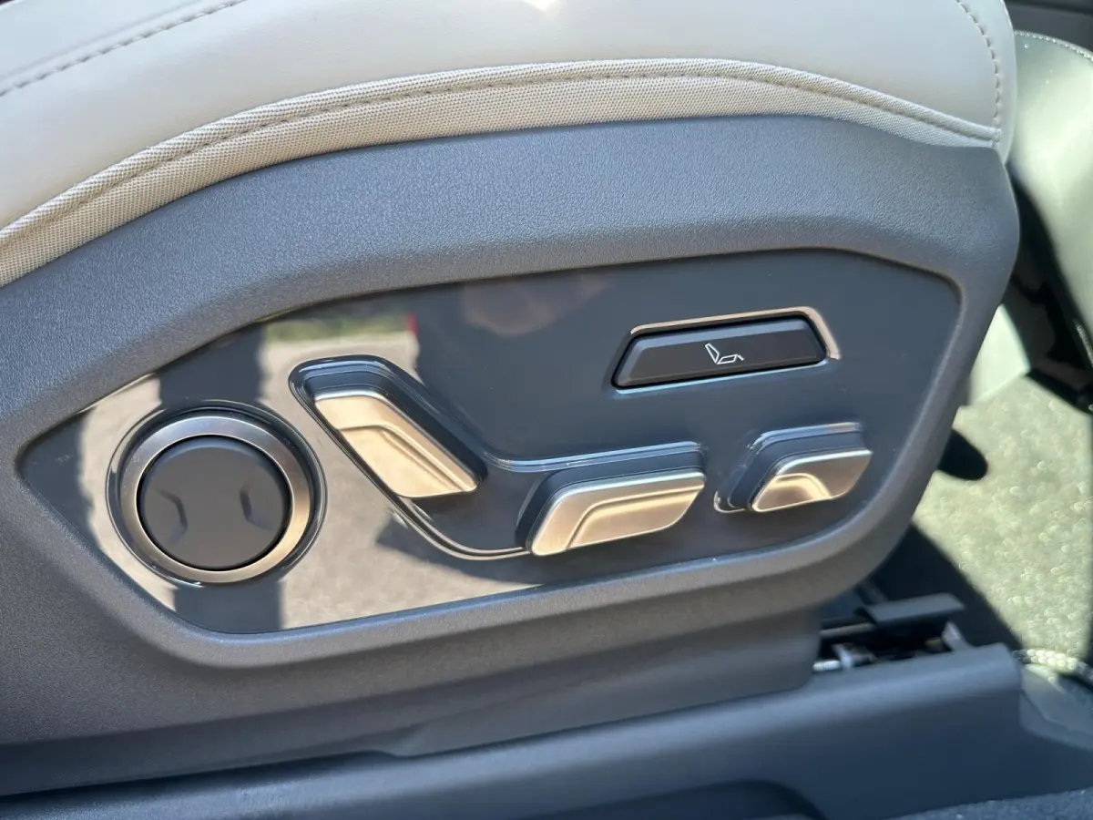 GT-line AWD 99,8 kwh 7 zits | 385 PK | Geventileerde/verwarmde stoelen | Wireless Carplay & Android auto | 2.500 kg trekgewicht | Meridian | Fabrieksgarantie t/m 19-6-2033 +3x 1 jaar*  | NAP