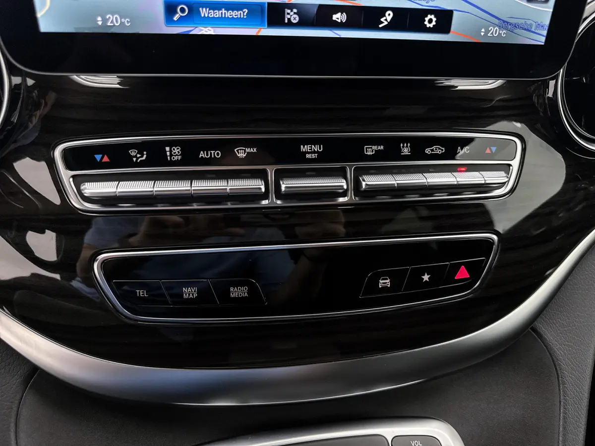 300d 4-MATIC Extra Lang Avantgarde VIP Edition Nappa leder Memory seats Koelkast Luchtvering Peronenvervoer
