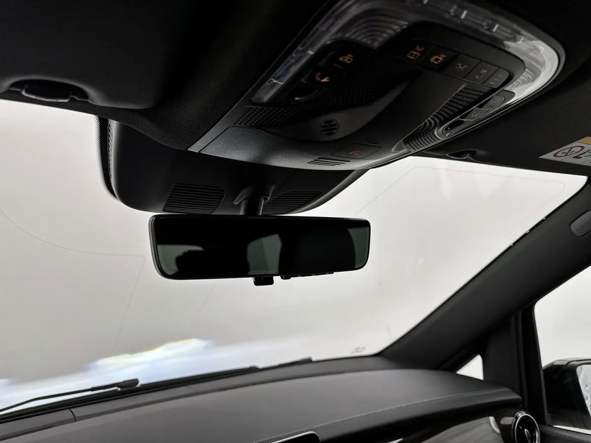 300d 4-MATIC Extra Lang Avantgarde VIP Edition Nappa leder Memory seats Koelkast Luchtvering Peronenvervoer