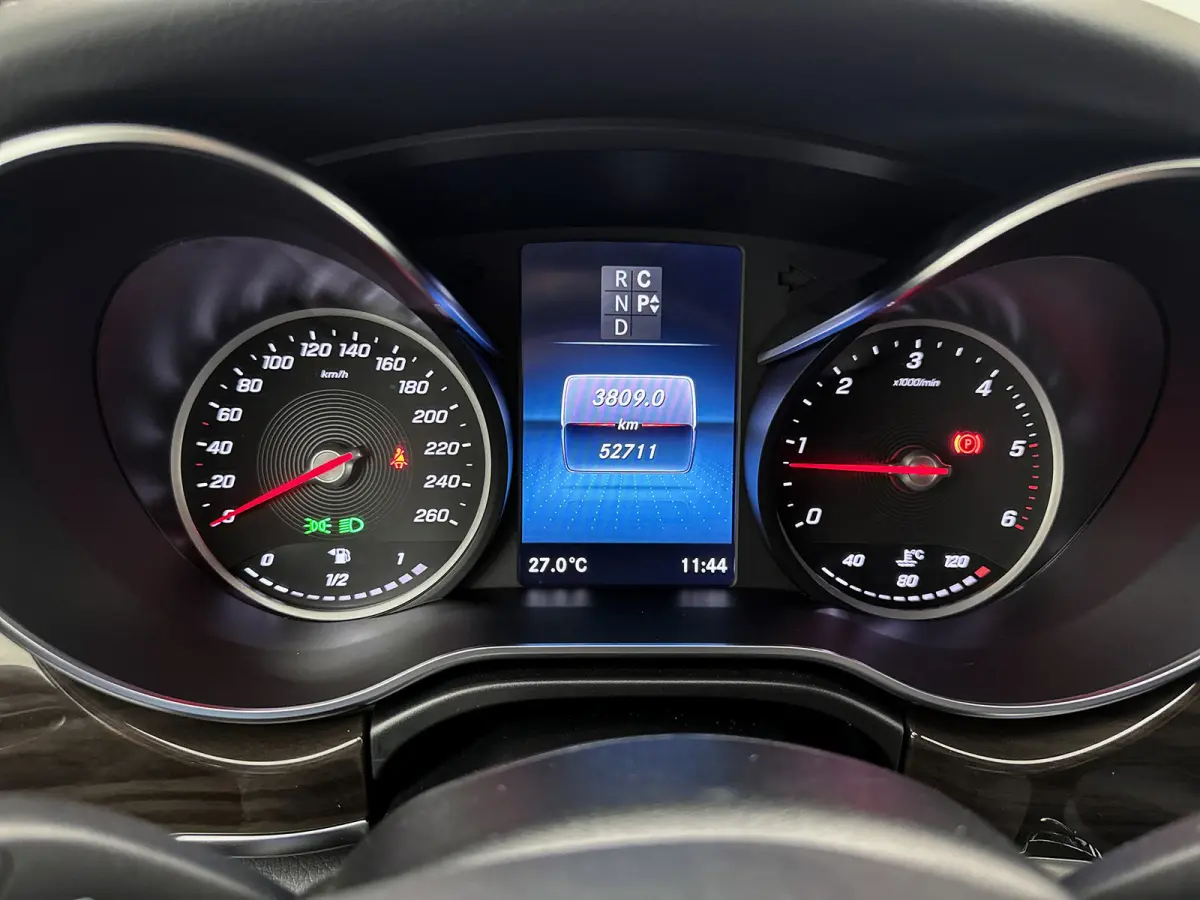 300d 4-MATIC Extra Lang Avantgarde VIP Edition Nappa leder Memory seats Koelkast Luchtvering Peronenvervoer