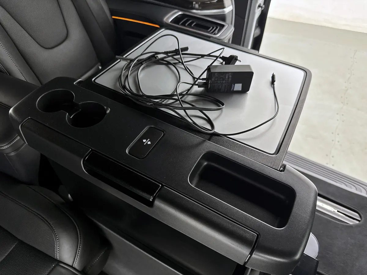 300d 4-MATIC Extra Lang Avantgarde VIP Edition Nappa leder Memory seats Koelkast Luchtvering Peronenvervoer