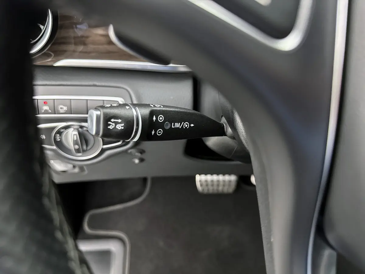 300d 4-MATIC Extra Lang Avantgarde VIP Edition Nappa leder Memory seats Koelkast Luchtvering Peronenvervoer