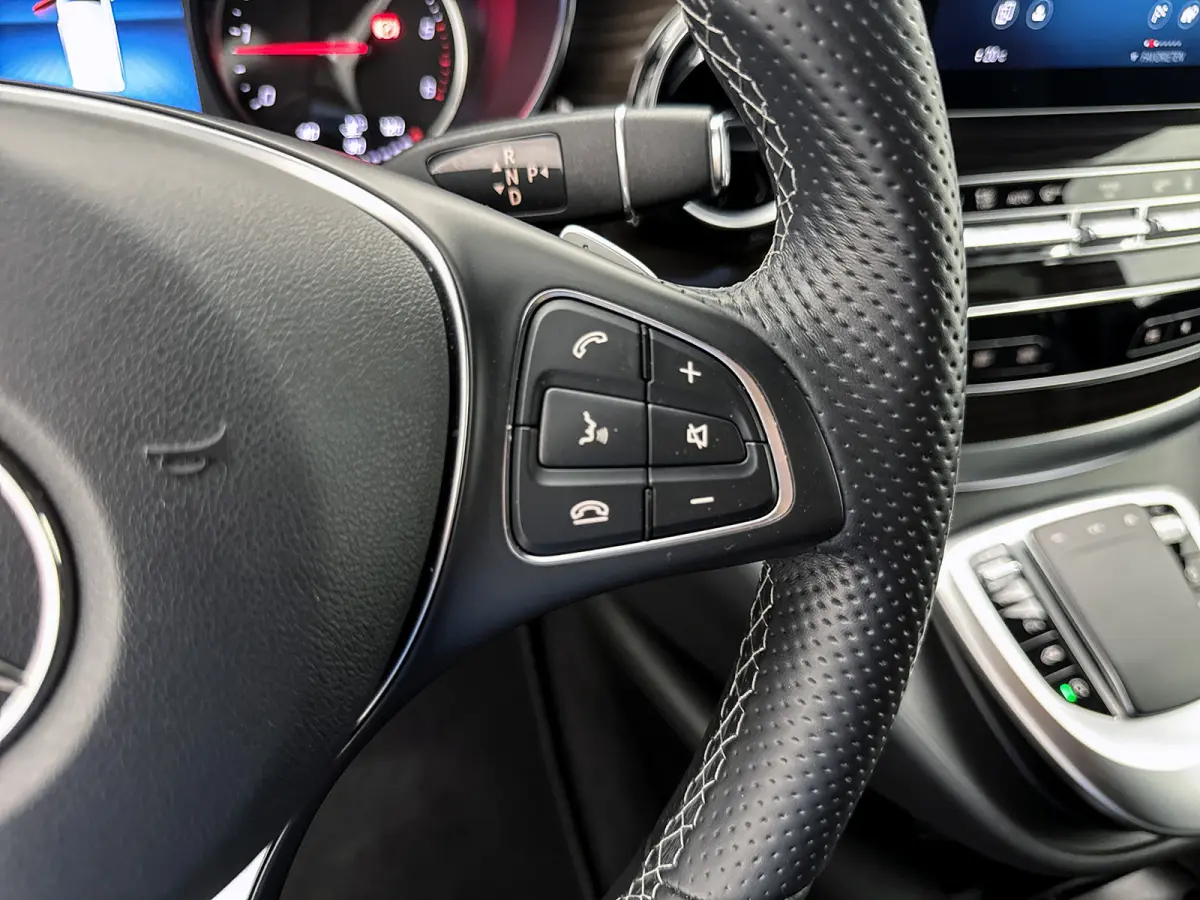 300d 4-MATIC Extra Lang Avantgarde VIP Edition Nappa leder Memory seats Koelkast Luchtvering Peronenvervoer