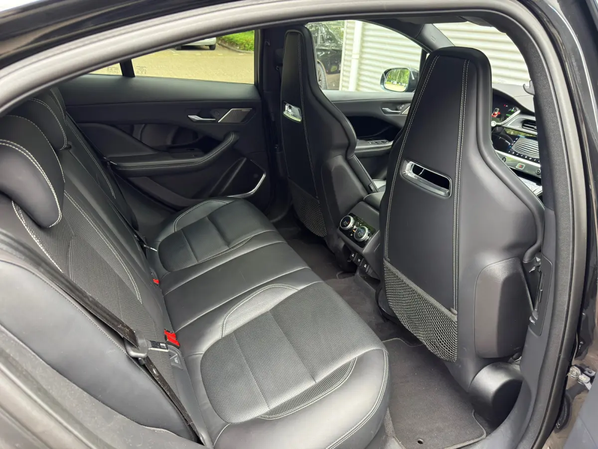 EV400 First Edition HSE 90 kWh l 84% SOH l Performance Stoelen l 22" velgen l Pano l Alcantara Stuur l Meridian