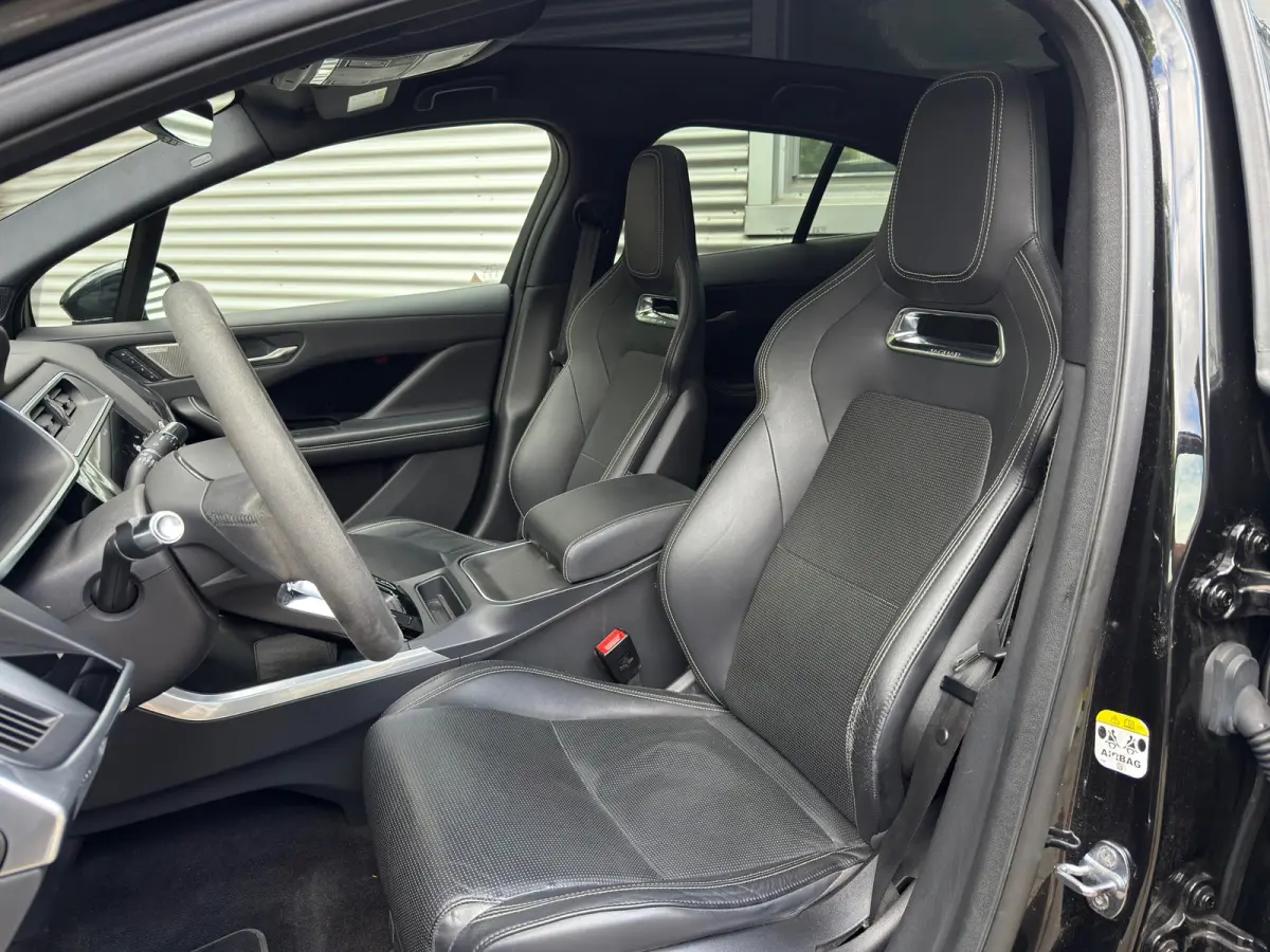 EV400 First Edition HSE 90 kWh l 84% SOH l Performance Stoelen l 22" velgen l Pano l Alcantara Stuur l Meridian