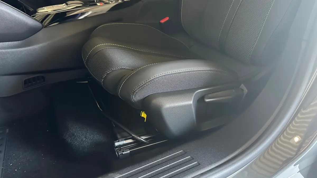 GT | Active Safety Brake met camera en radar (automatisch noodremsysteem) met Distance Alert (waarschuwing dreigende aanrijding) | Advanced Active Safety Brake met camera en radar | Climate 