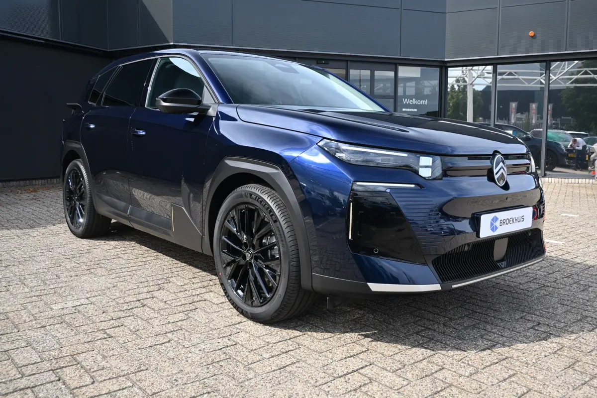 Max tot 8 Jaar Garantie ! | Achterbank in 40-20-40 configuratie neerklapbaar | Achterlichten LED | Adaptive cruisecontrol (Adaptive Cruise Control)