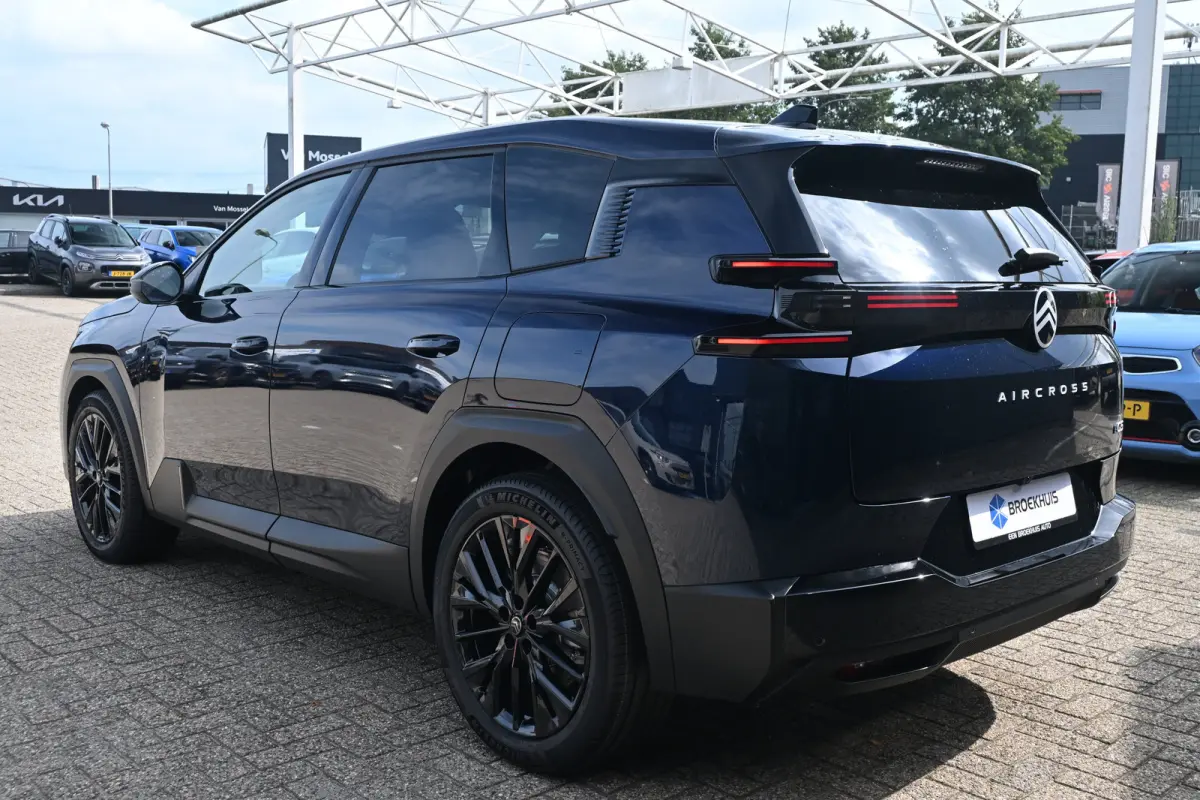 Max tot 8 Jaar Garantie ! | Achterbank in 40-20-40 configuratie neerklapbaar | Achterlichten LED | Adaptive cruisecontrol (Adaptive Cruise Control)