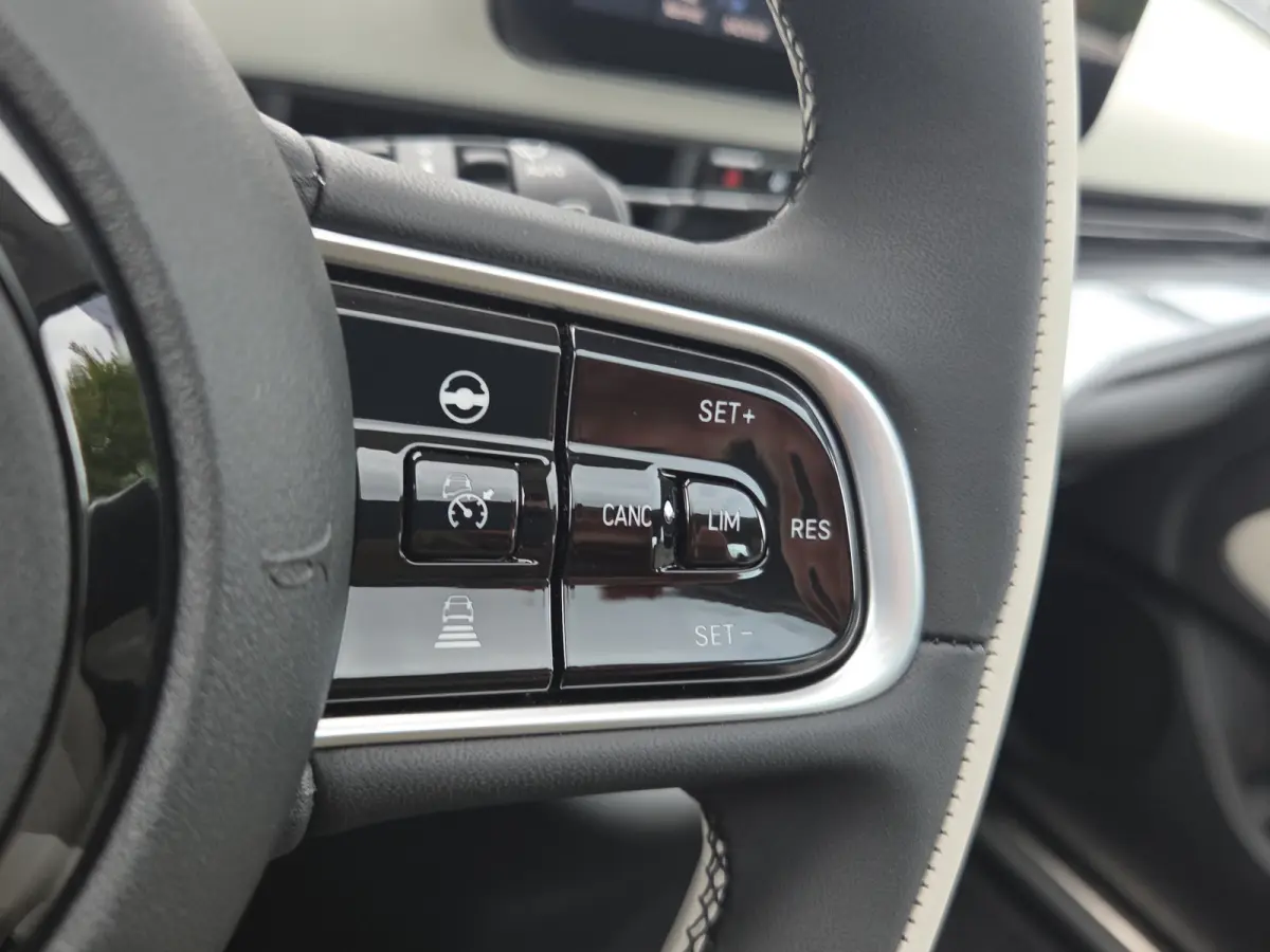 La Prima Panoramadak | Vol leder | Stoelverwarming | Voorruit verwarming | JBL Audio | Adaptieve CC |
