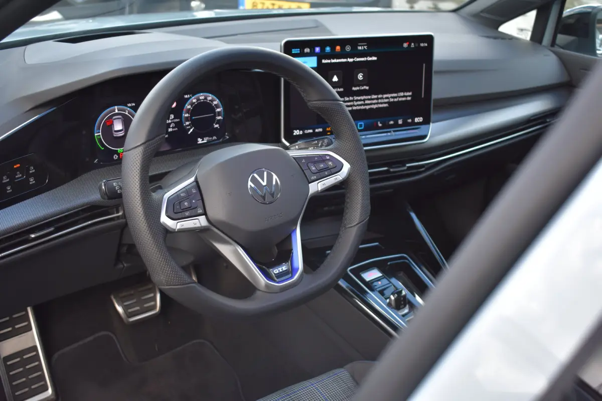 1.5 TSI 272PK eHybrid GTE SOH 100% | VERLENGDE GARANTIE | PANORAMA DAK | TREKHAAK | HEAD-UP | STOELVERW. | CAMERA | NAVIGATIE | HEAD-UP DISPLAY