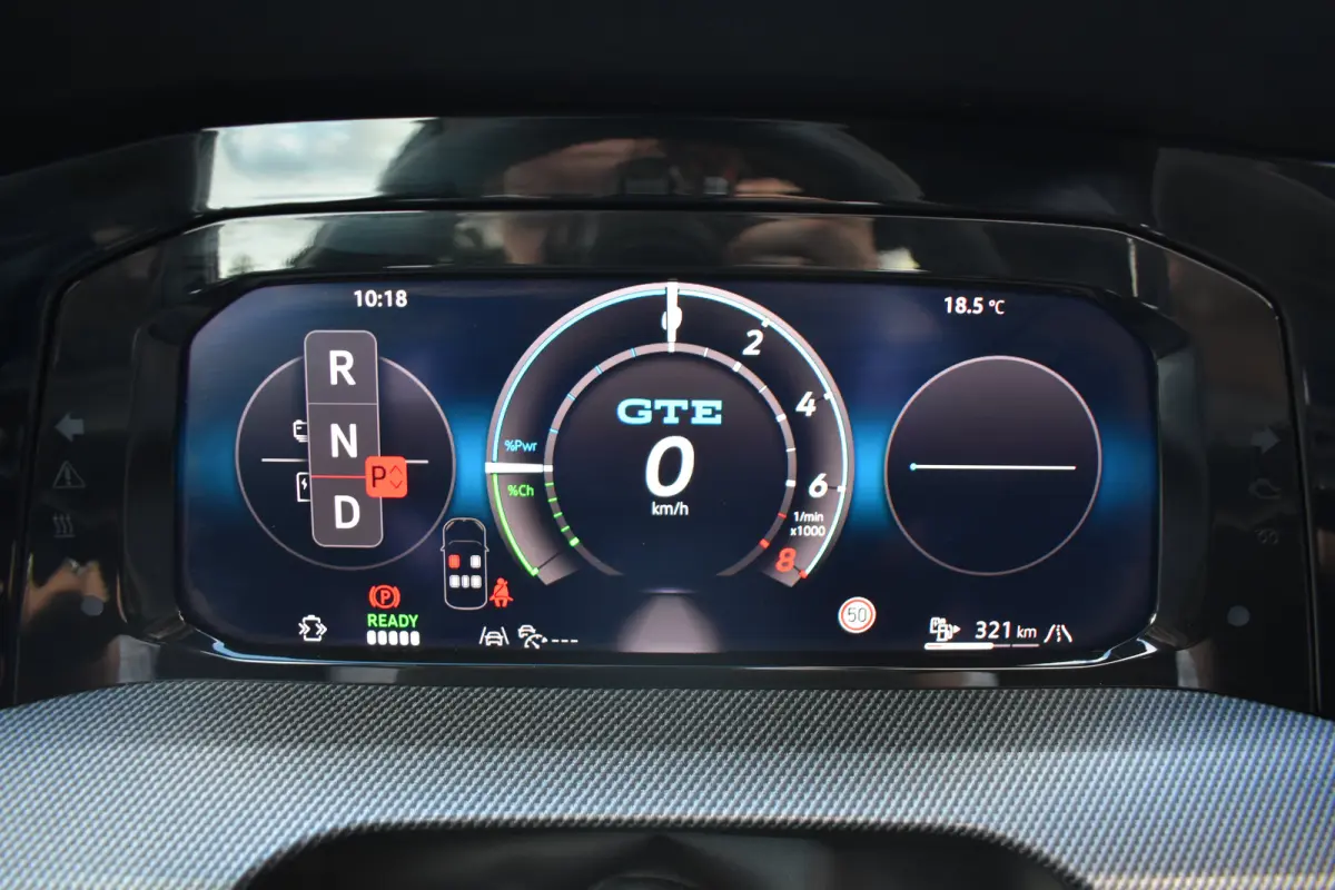1.5 TSI 272PK eHybrid GTE SOH 100% | VERLENGDE GARANTIE | PANORAMA DAK | TREKHAAK | HEAD-UP | STOELVERW. | CAMERA | NAVIGATIE | HEAD-UP DISPLAY