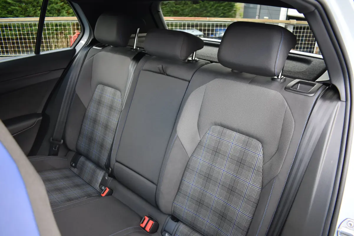 1.5 TSI 272PK eHybrid GTE SOH 100% | VERLENGDE GARANTIE | PANORAMA DAK | TREKHAAK | HEAD-UP | STOELVERW. | CAMERA | NAVIGATIE | HEAD-UP DISPLAY