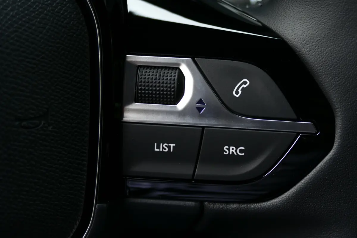 Allure / CAMERA V+A / KEYLESS/ FULL-LED / APPLE- ANDROID CARPLAY /17"LMV / DEAL / NAVI / CLIMA / PDC / BLUETOOTH / ADAPT. CRUISECONTROL / DIRECT LEVERBAAR / VOORRAAD !!