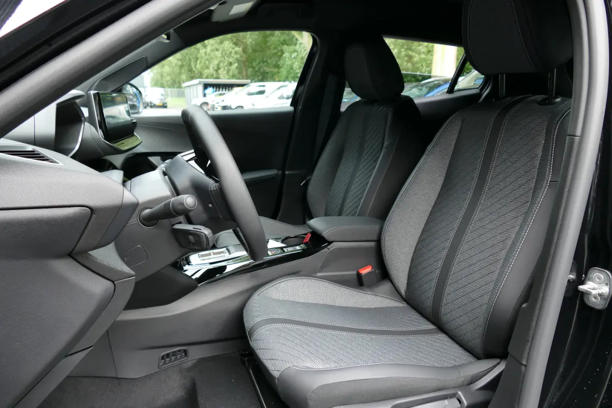 Allure / CAMERA V+A / KEYLESS/ FULL-LED / APPLE- ANDROID CARPLAY /17"LMV / DEAL / NAVI / CLIMA / PDC / BLUETOOTH / ADAPT. CRUISECONTROL / DIRECT LEVERBAAR / VOORRAAD !!