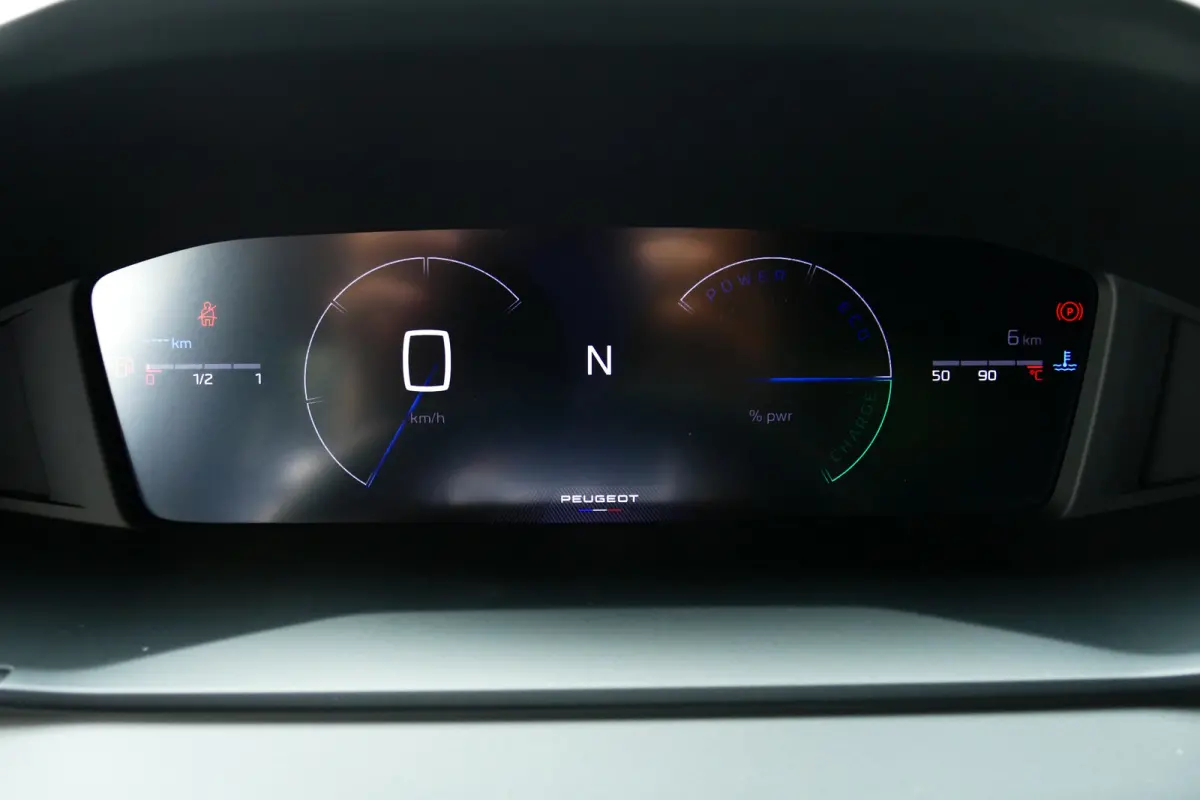 Allure / CAMERA V+A / KEYLESS/ FULL-LED / APPLE- ANDROID CARPLAY /17"LMV / DEAL / NAVI / CLIMA / PDC / BLUETOOTH / ADAPT. CRUISECONTROL / DIRECT LEVERBAAR / VOORRAAD !!