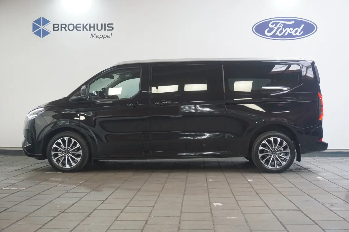 Tourneo 340 2.5 PHEV L2H1 Titanium X | AGR-Stoel | Luxury Pack | Adaptive LED | Trekhaak Wegklapbaar | B&O | 360 Camera | Verwarmd Stuurwiel |