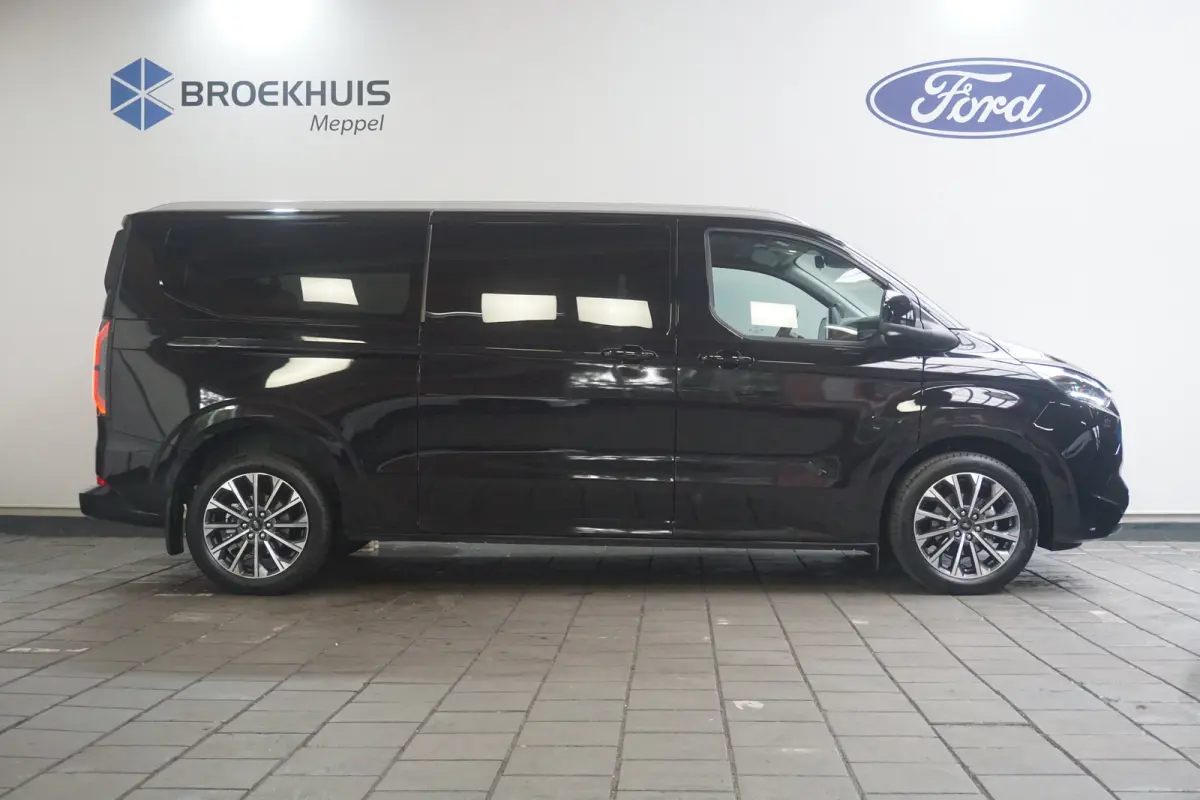 Tourneo 340 2.5 PHEV L2H1 Titanium X | AGR-Stoel | Luxury Pack | Adaptive LED | Trekhaak Wegklapbaar | B&O | 360 Camera | Verwarmd Stuurwiel |