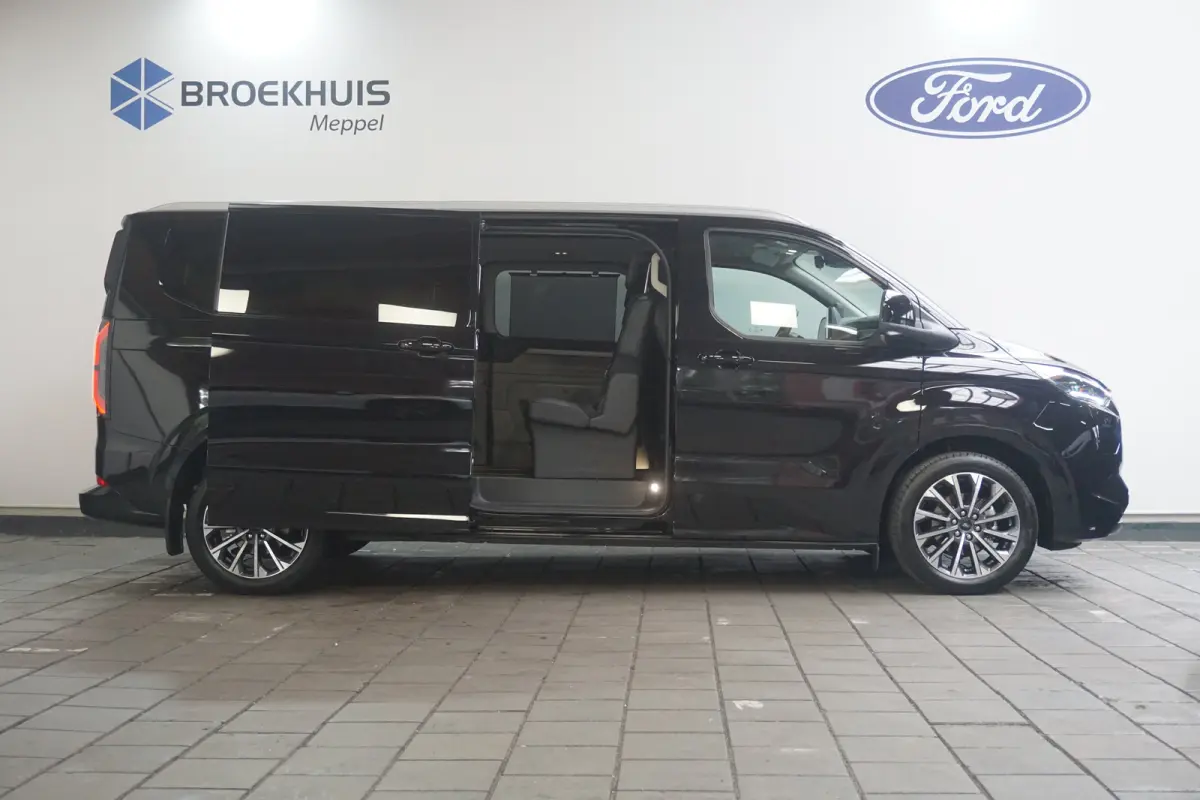 Tourneo 340 2.5 PHEV L2H1 Titanium X | AGR-Stoel | Luxury Pack | Adaptive LED | Trekhaak Wegklapbaar | B&O | 360 Camera | Verwarmd Stuurwiel |