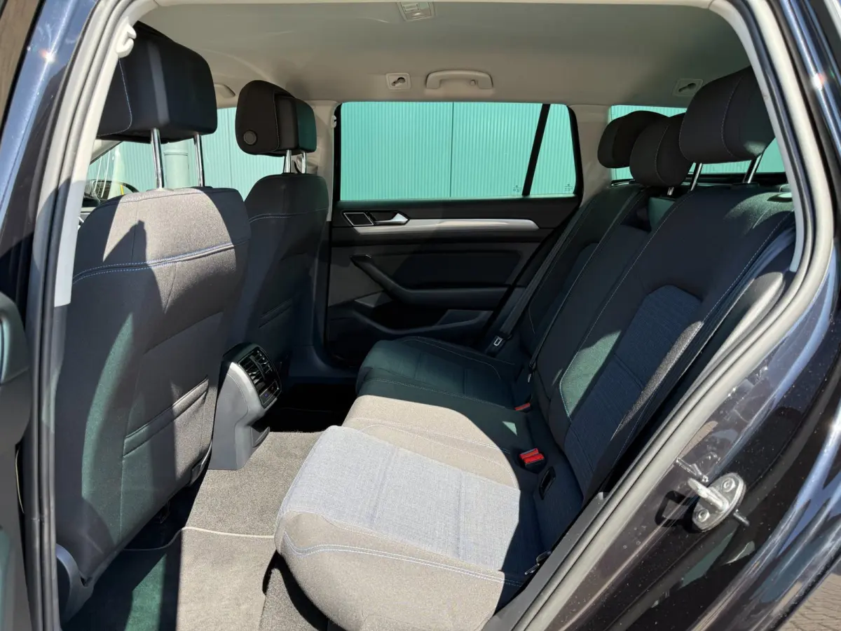 1.4 TSI PHEV GTE * AUTOMAAT * Parkeercamera * Massage * Keyless *