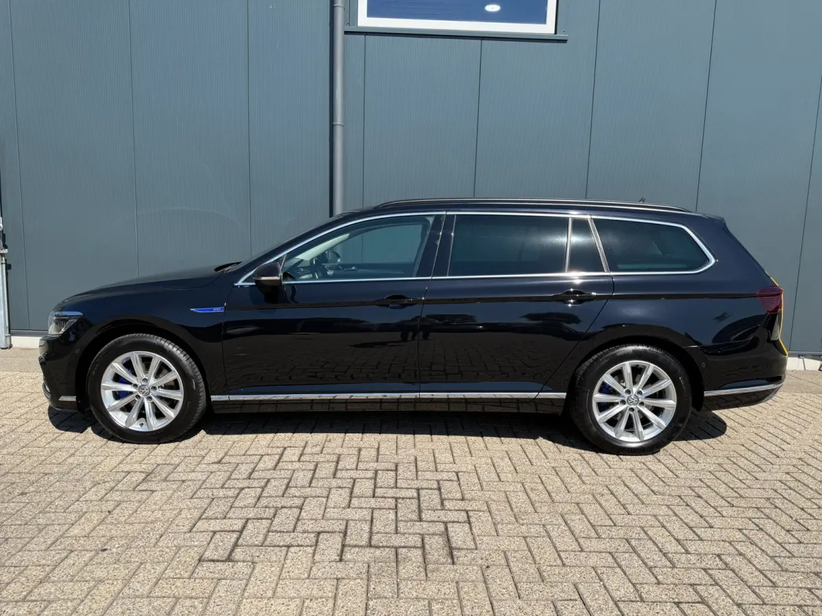 1.4 TSI PHEV GTE * AUTOMAAT * Parkeercamera * Massage * Keyless *