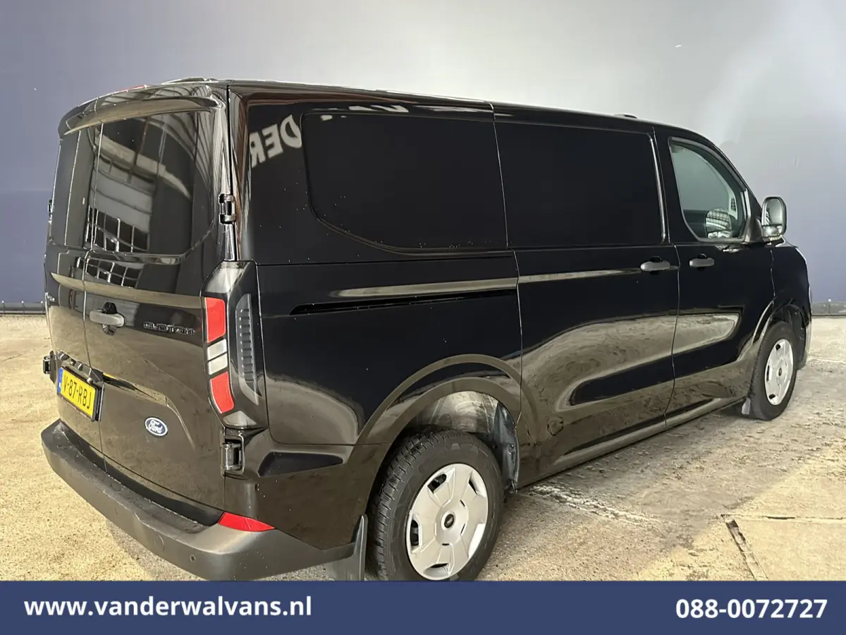 2.0 TDCI 136pk L1H1 Euro6 Airco | Camera | Apple Carplay | LED | Cruisecontrol Android Auto, Verwarmde voorruit, Stoelverwarming, Parkeersensoren, Bijrijdersbank, 2740kg trekvermogen