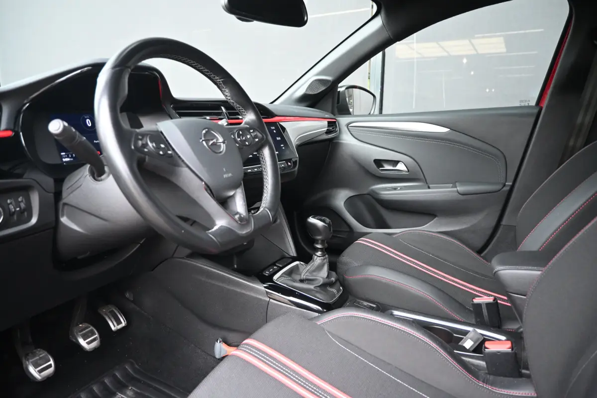 1.2 Turbo 100pk GS-line | Cruise Control | Navigatie | Airco | Achteruitrijcamera | Apple Carplay & Android Auto | Keyless Entry |