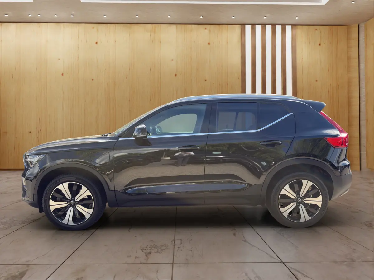 1.5 T4 Plug-in hybrid Core Bright | Camera | Apple / Android Carplay | Lane Assist | DAB |