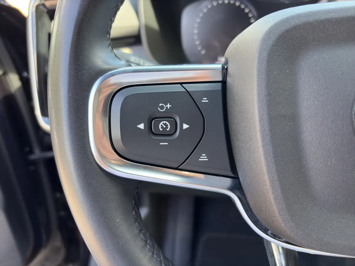 1.5 T4 Plug-in hybrid Core Bright | Camera | Apple / Android Carplay | Lane Assist | DAB |