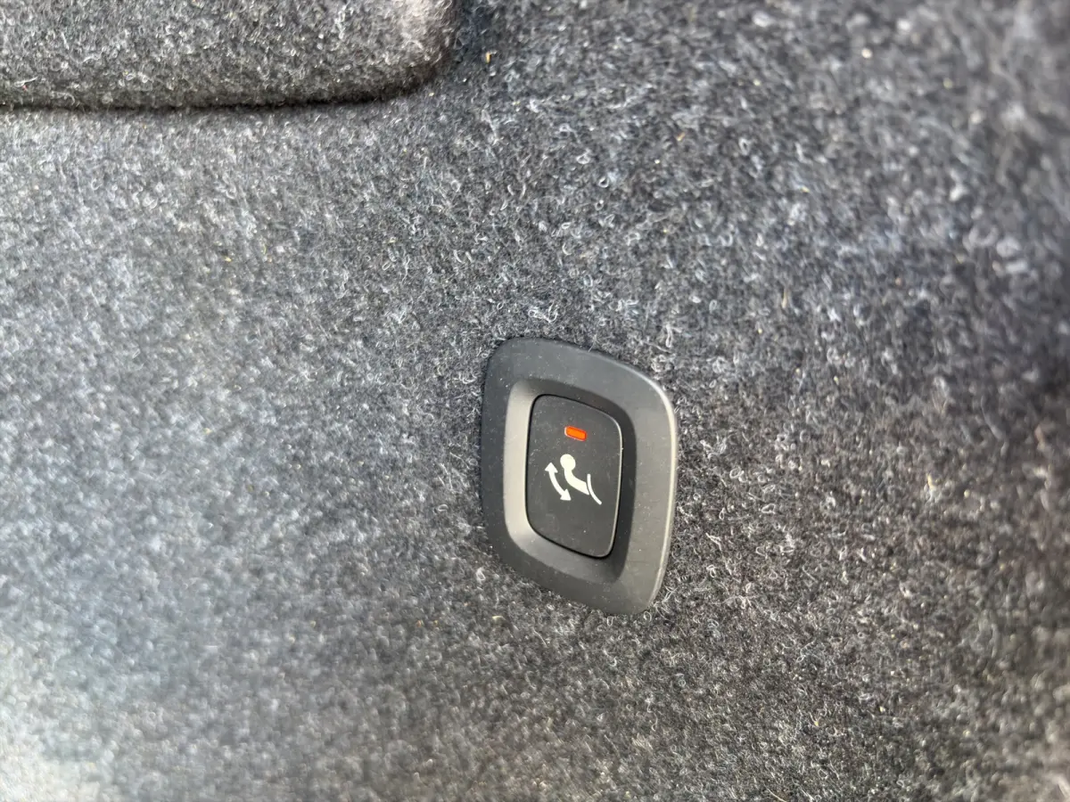 1.5 T4 Plug-in hybrid Core Bright | Camera | Apple / Android Carplay | Lane Assist | DAB |