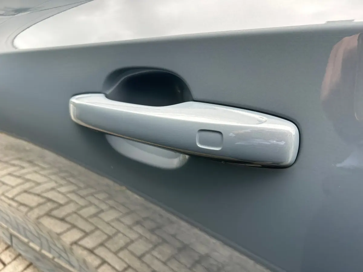 2.0 Recharge T6 AWD R-Design | Luchtvering | Google | Harman/Kardon | 360 Camera |