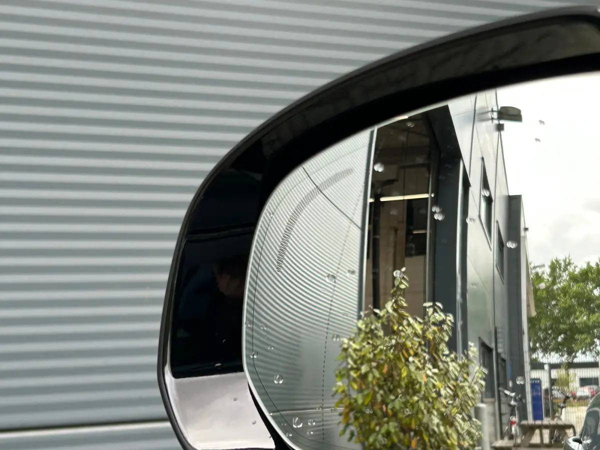 2.0 Recharge T6 AWD R-Design | Luchtvering | Google | Harman/Kardon | 360 Camera |