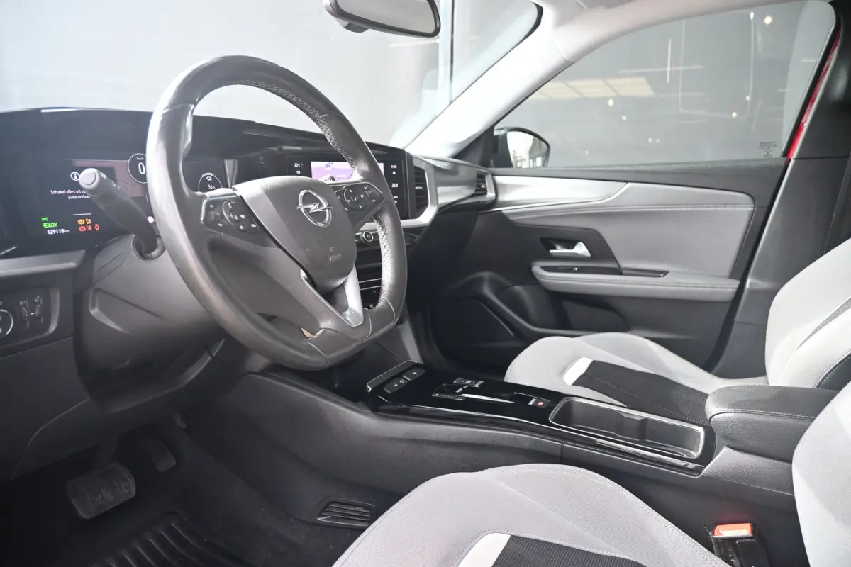 Elegance 50 kWh 3-Fase | Keyless Entry | Stoel/Stuuverwarrming | Dodehoek detectie | Adaptive Cruise Control | Full Led | Navigatie Full | Stoelverwarming | Achteruitrijcamera |