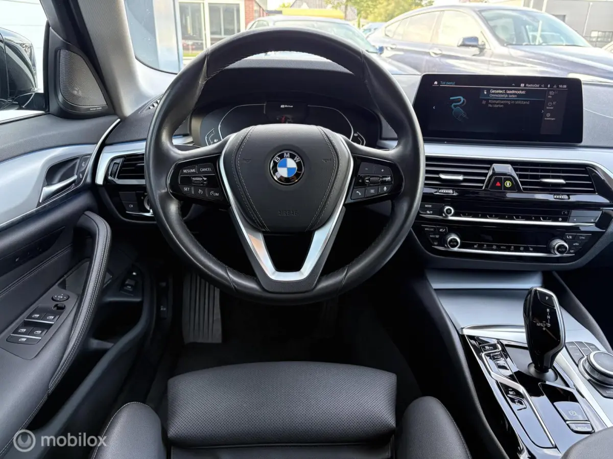 530e High Executive HUD / LED / Trekhaak