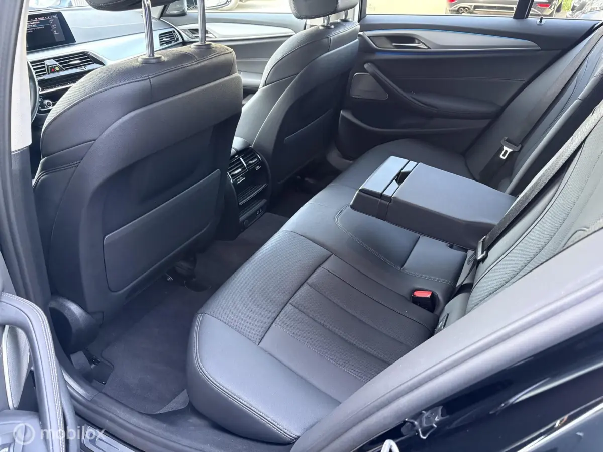 530e High Executive HUD / LED / Trekhaak