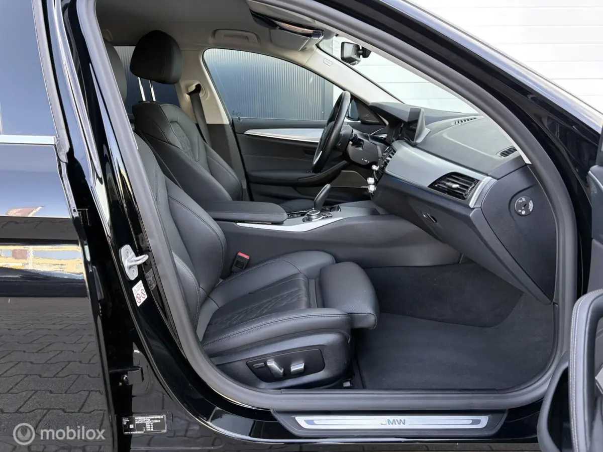 530e High Executive HUD / LED / Trekhaak