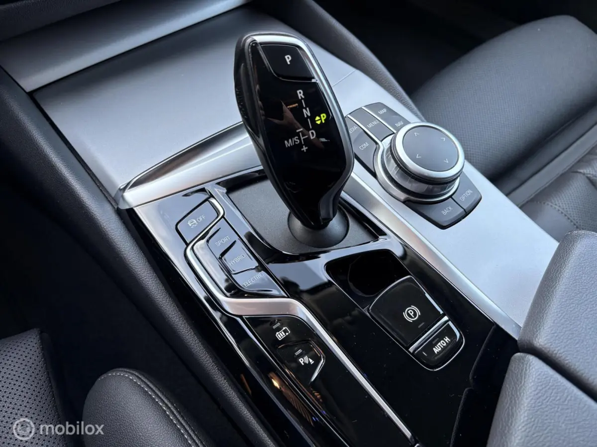 530e High Executive HUD / LED / Trekhaak