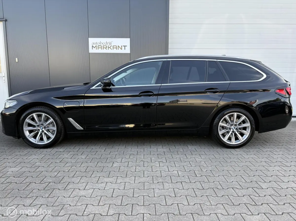 530e High Executive HUD / LED / Trekhaak