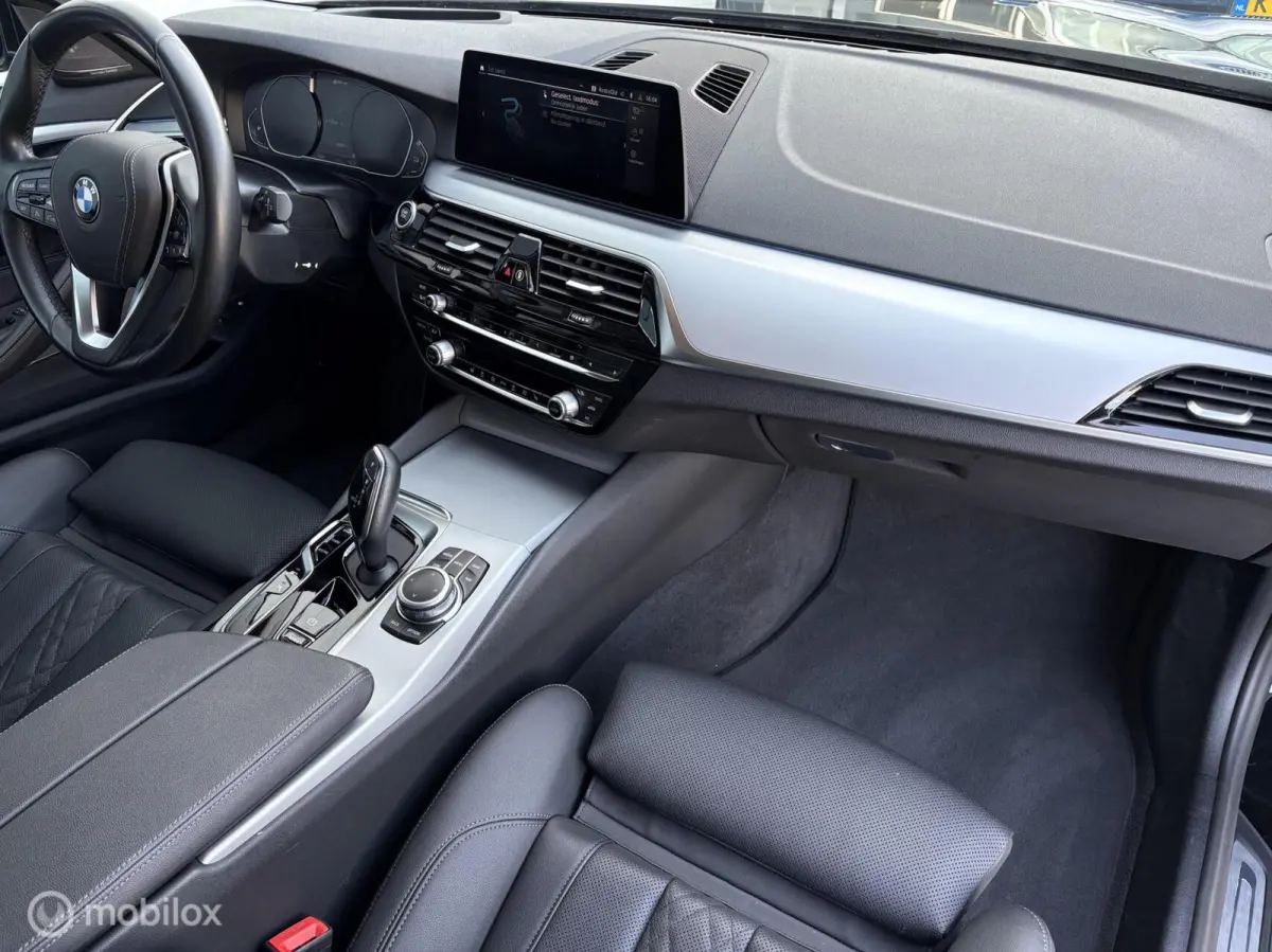 530e High Executive HUD / LED / Trekhaak