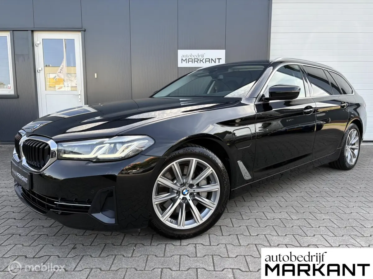 530e High Executive HUD / LED / Trekhaak