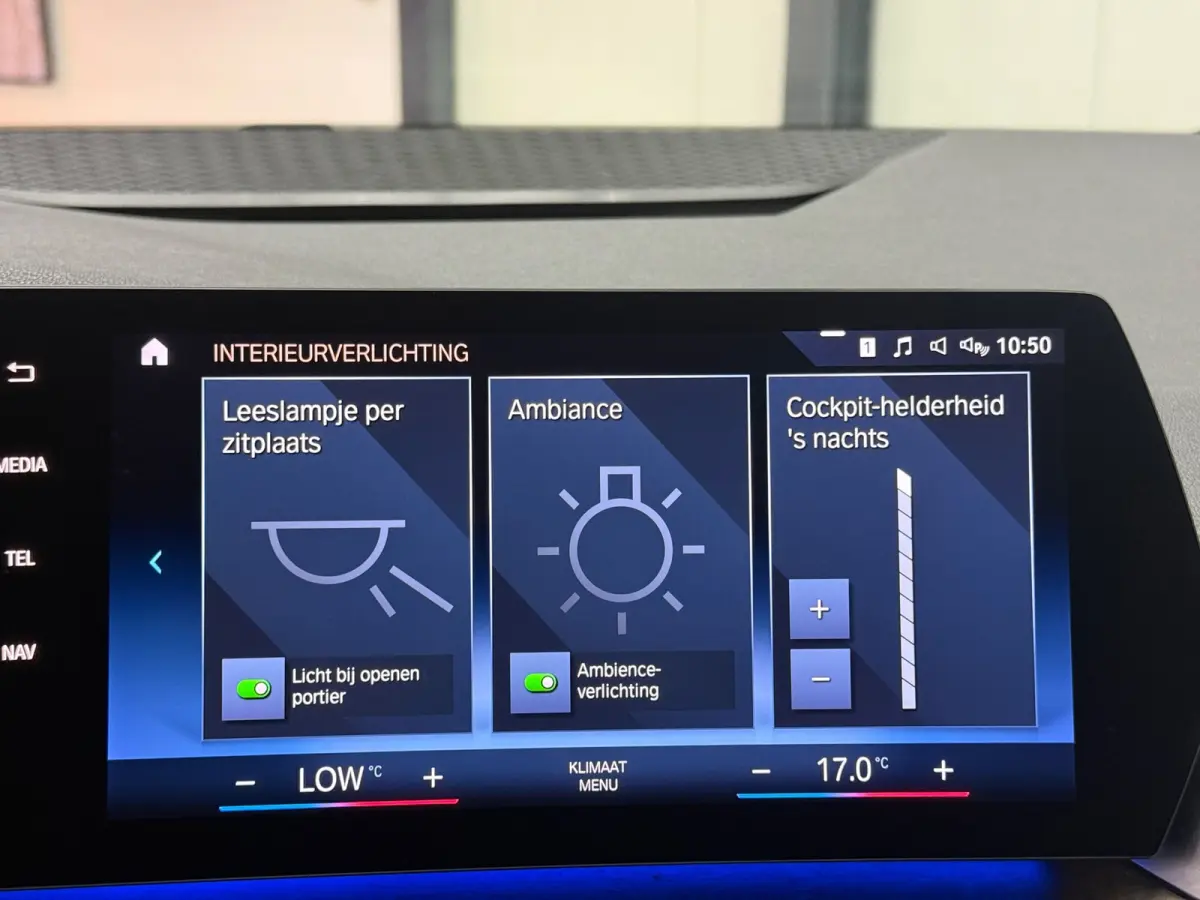 218i AUT 2023 Navi Leder Trekhaak LED Camera Cruise