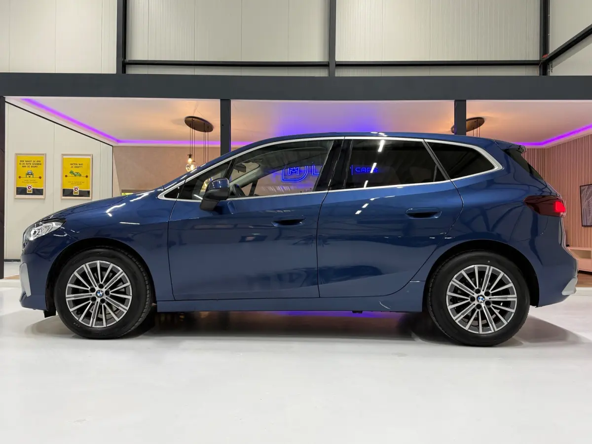 218i AUT 2023 Navi Leder Trekhaak LED Camera Cruise