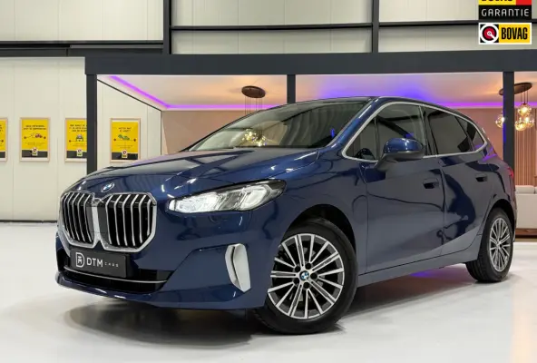218i AUT 2023 Navi Leder Trekhaak LED Camera Cruise