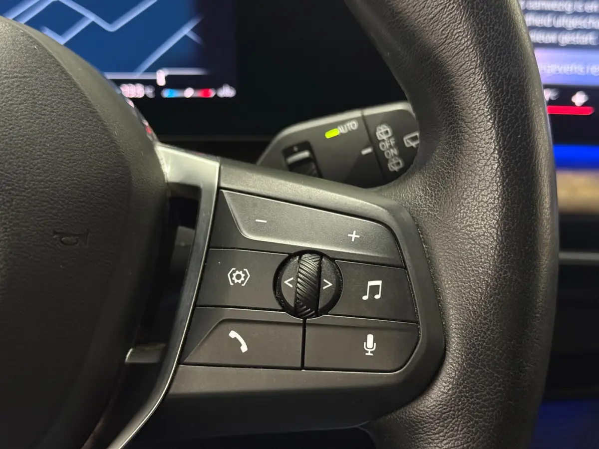 218i AUT 2023 Navi Leder Trekhaak LED Camera Cruise