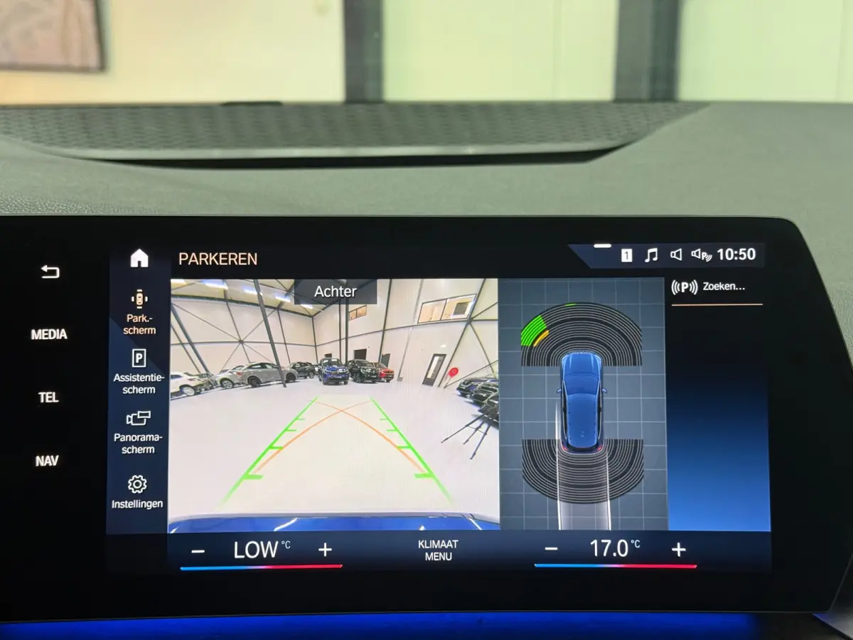 218i AUT 2023 Navi Leder Trekhaak LED Camera Cruise