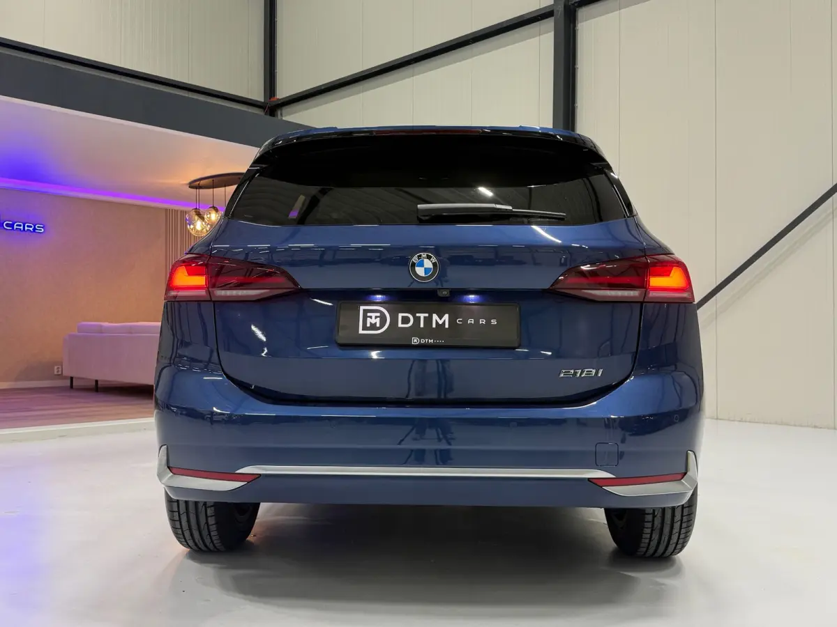 218i AUT 2023 Navi Leder Trekhaak LED Camera Cruise