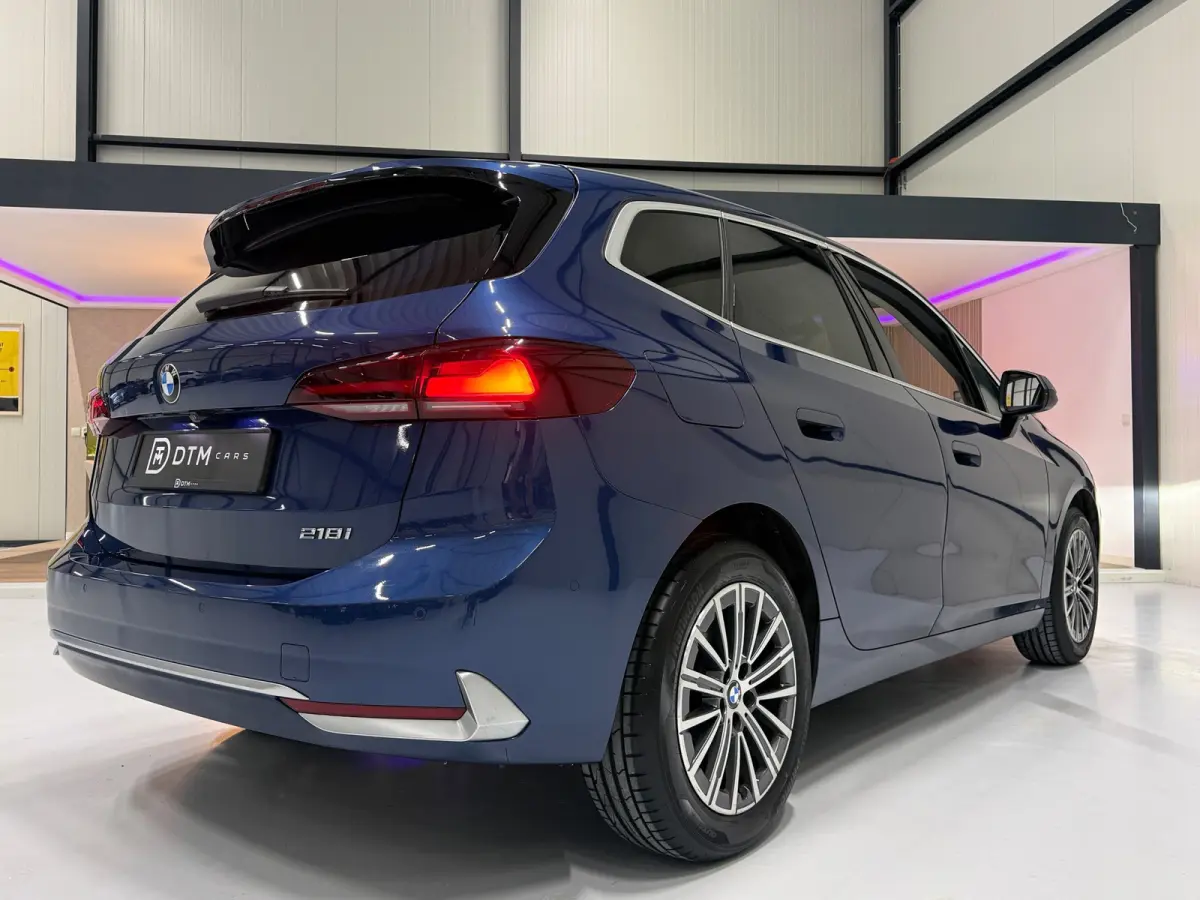 218i AUT 2023 Navi Leder Trekhaak LED Camera Cruise